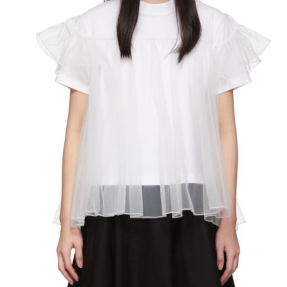ShuShu/Tong white short sleeve T-shirt with tulle overlay.